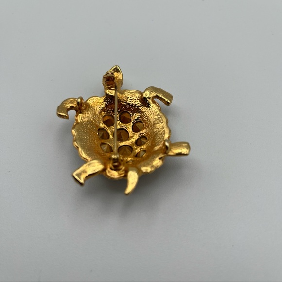 Gold-tone Turtle Brooch with Green Rhinestones - Picture 6 of 11